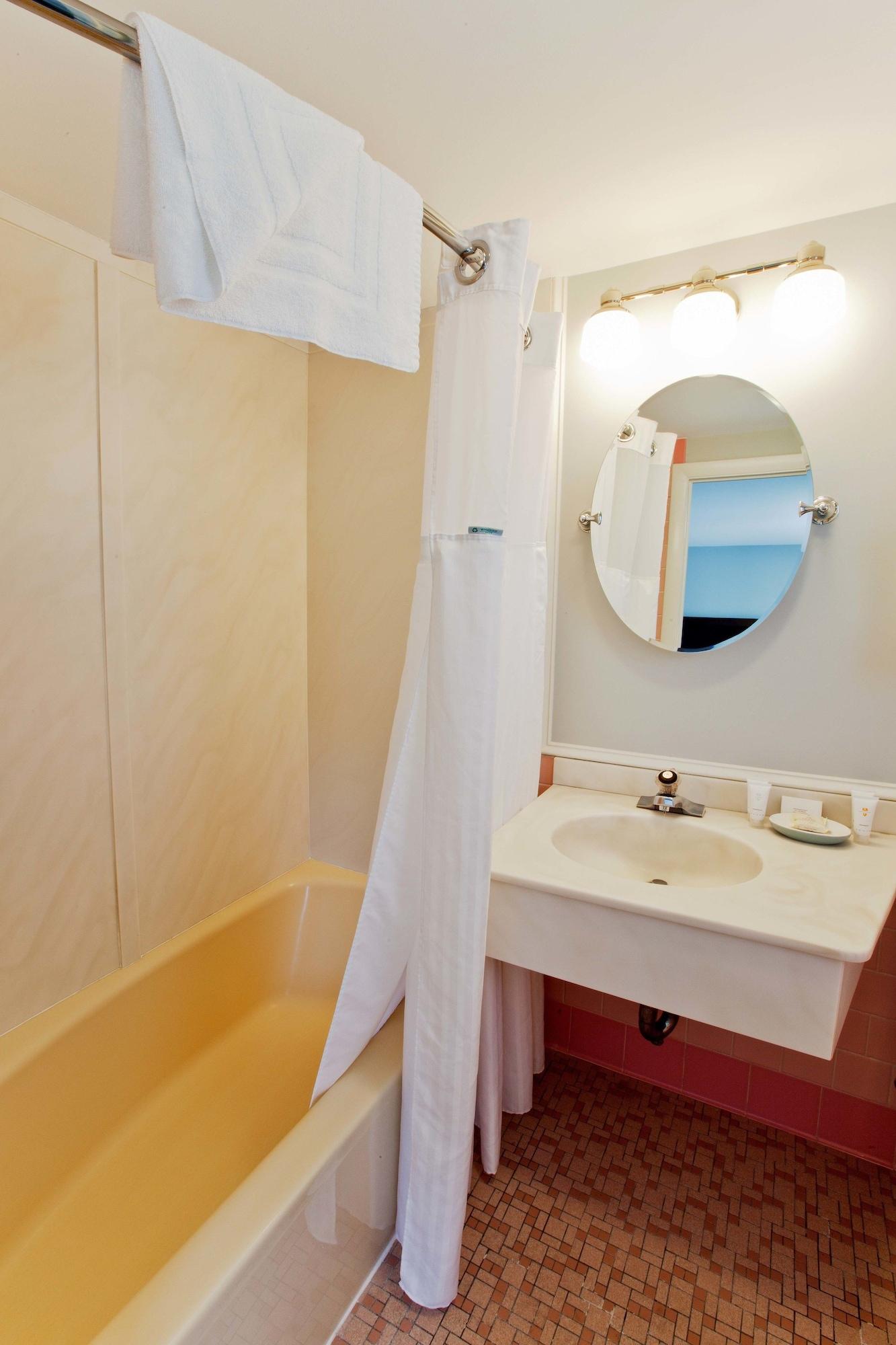 Hotel The Seaglass & 3*